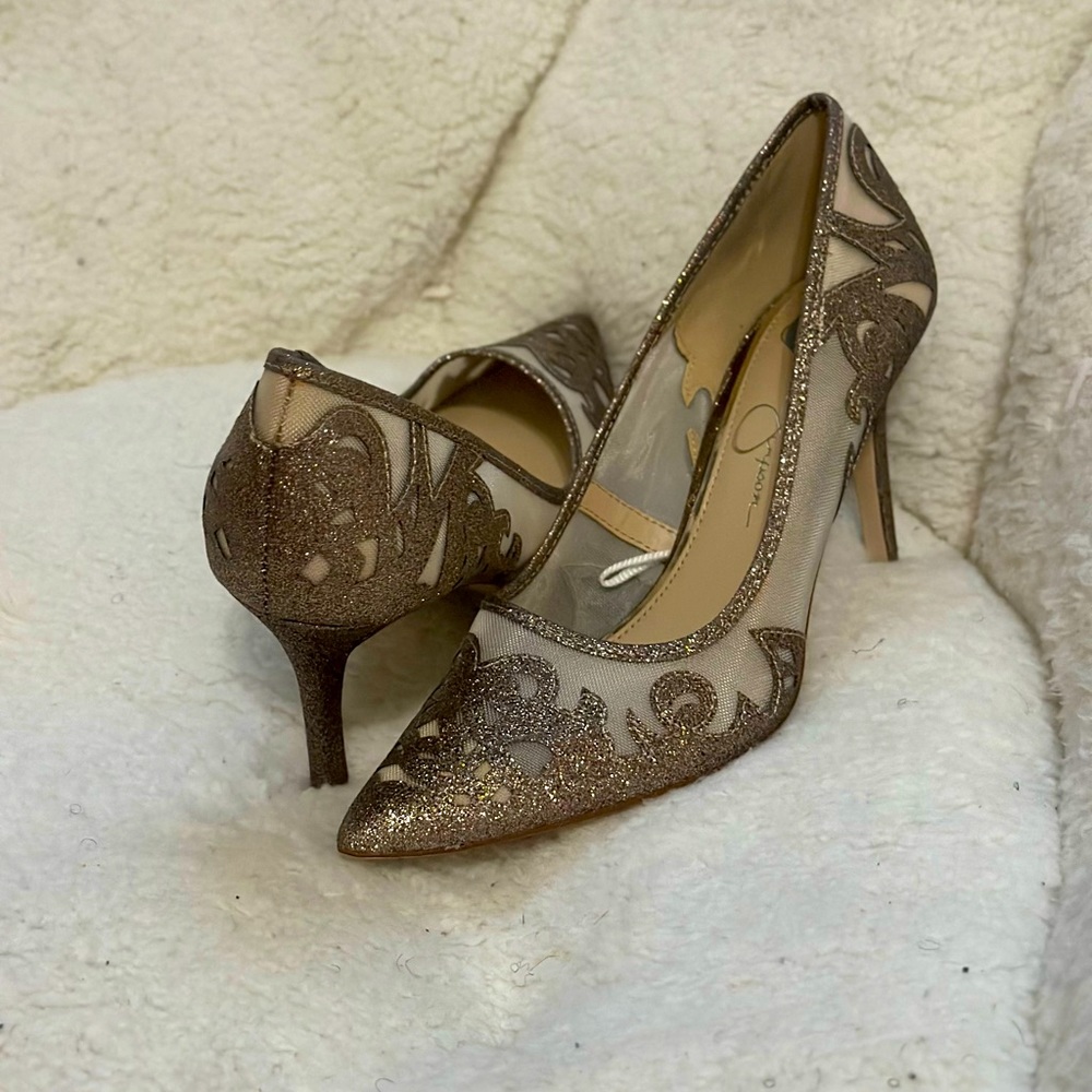 Nude/Bronze heels